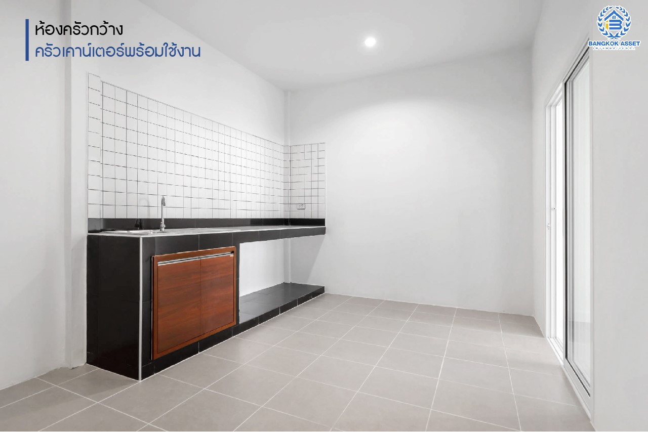 บ้านมือสองตกแต่งใหม่ บนทำเลที่ดีที่สุด! หน้าโครงการติด MRT "สถานีไทรม้า" ม.ซื่อตรง พระนั่งเกล้า-ท่าอิฐ ทาวน์เฮ้าส์หลังใหญ่ เนื้อที่ 26 ตร.ว. ฟังก์ชั่นจัดเต็ม 3 ห้องนอน 2 ห้องน้ำ 2 ที่จอดรถ ทำเลใกล้ เซ็นทรัลรัตนาธิเบศร์ และทางด่วน "งามวงศ์วาน"...